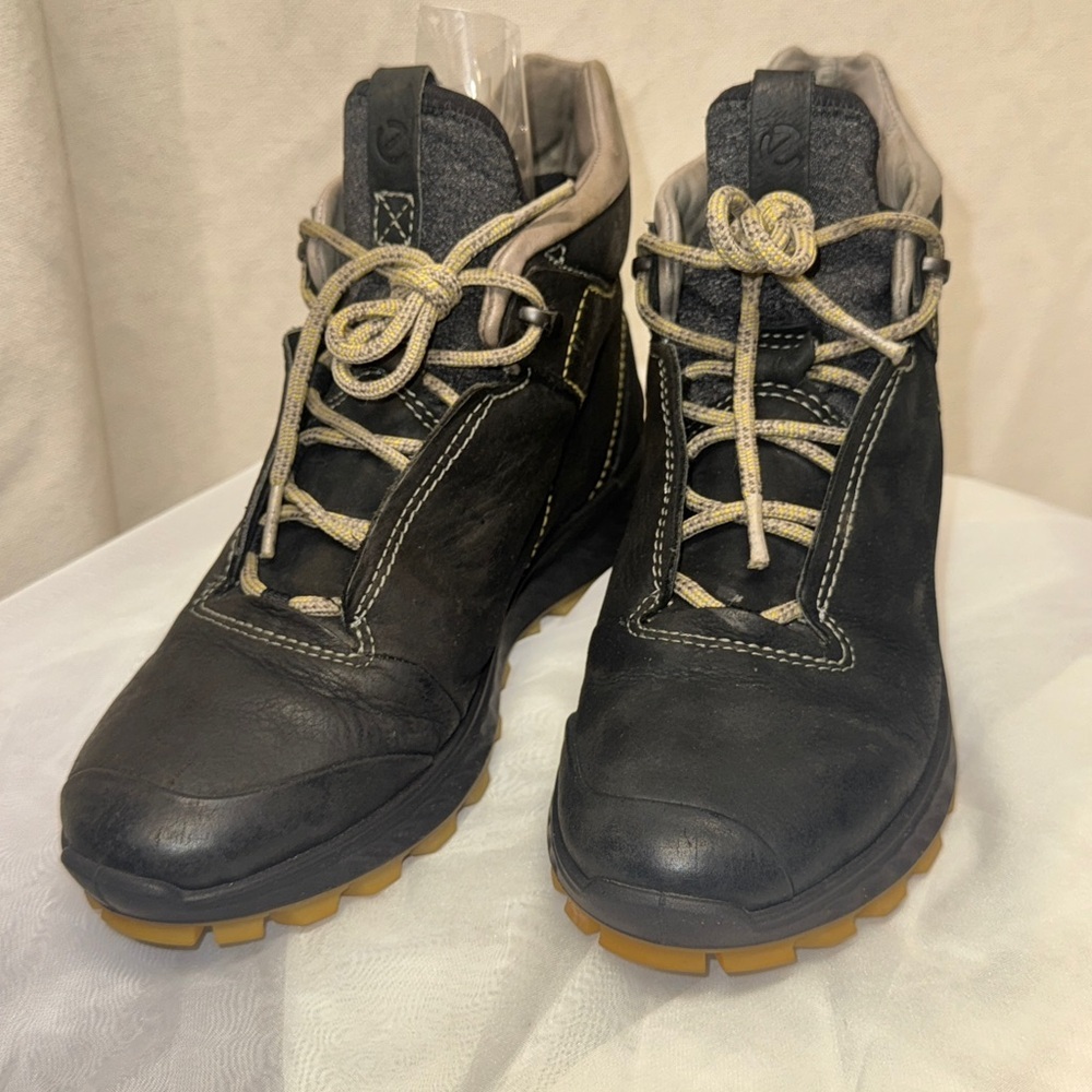 Ecco Exostrike Women's Black High Top Hiking Boot Leather Gortex Size US 6